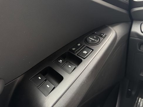Used 2019 Hyundai Ioniq Plug-In Hybrid FWD image 21