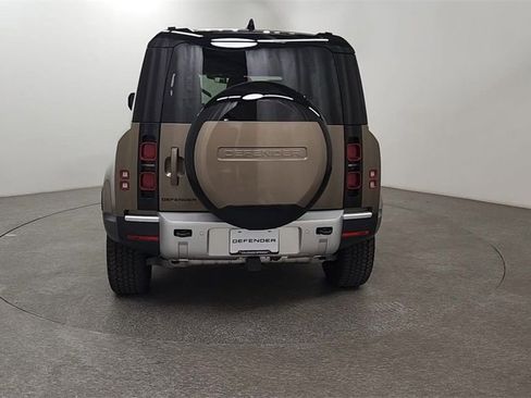 Used 2025 Land Rover Defender 110 S image 7
