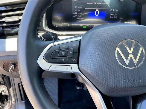 Used 2025 Volkswagen Jetta SE FWD image 18