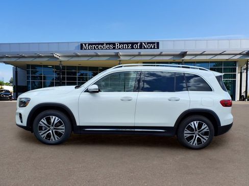 Certified 2025 Mercedes-Benz GLB 250 4MATIC image 2