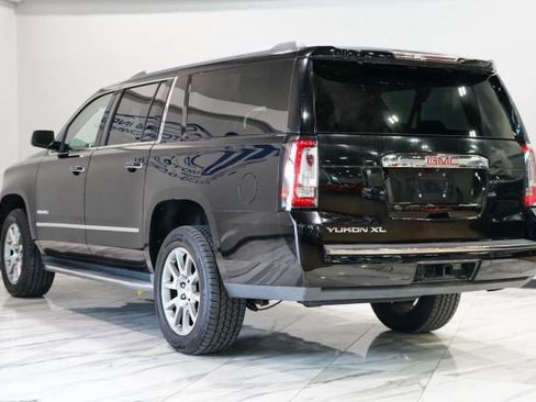 Used 2017 GMC Yukon XL Denali AWD/4WD image 12