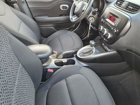 Used 2015 Kia Soul + image 15