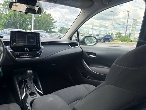Used 2020 Toyota Corolla LE FWD image 24