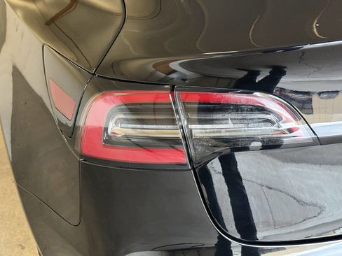 Used 2018 Tesla Model 3 Mid Range image 34