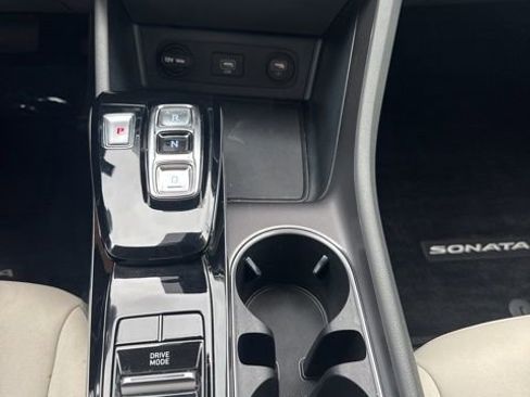 Used 2023 Hyundai Sonata SE w/ Cargo Package FWD image 16