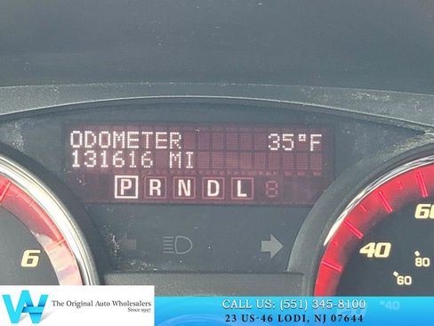 Used 2011 GMC Acadia SLT image 25