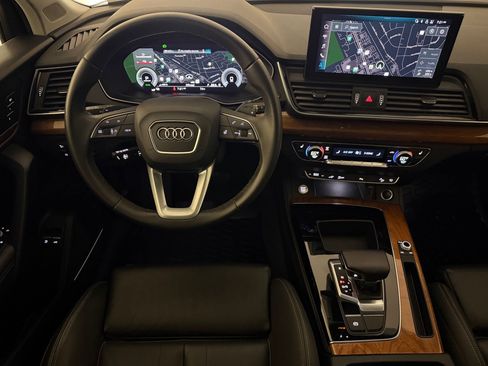 Used 2023 Audi Q5 e Premium Plus w/ Premium Plus Package AWD/4WD image 29