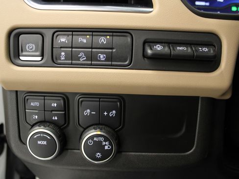 Used 2023 Chevrolet Tahoe Premier image 23