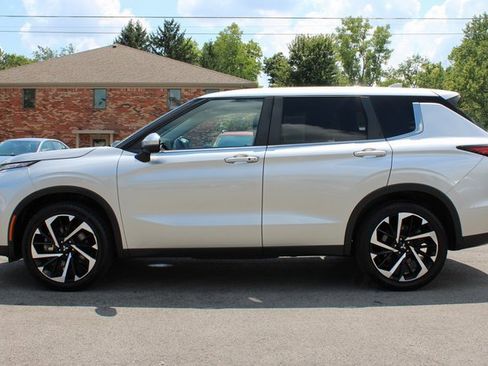 Used 2022 Mitsubishi Outlander SE image 5