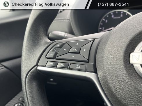 Used 2024 Nissan Sentra SV image 34