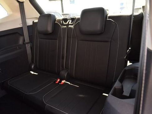 Certified 2023 Volkswagen Tiguan SE FWD image 23
