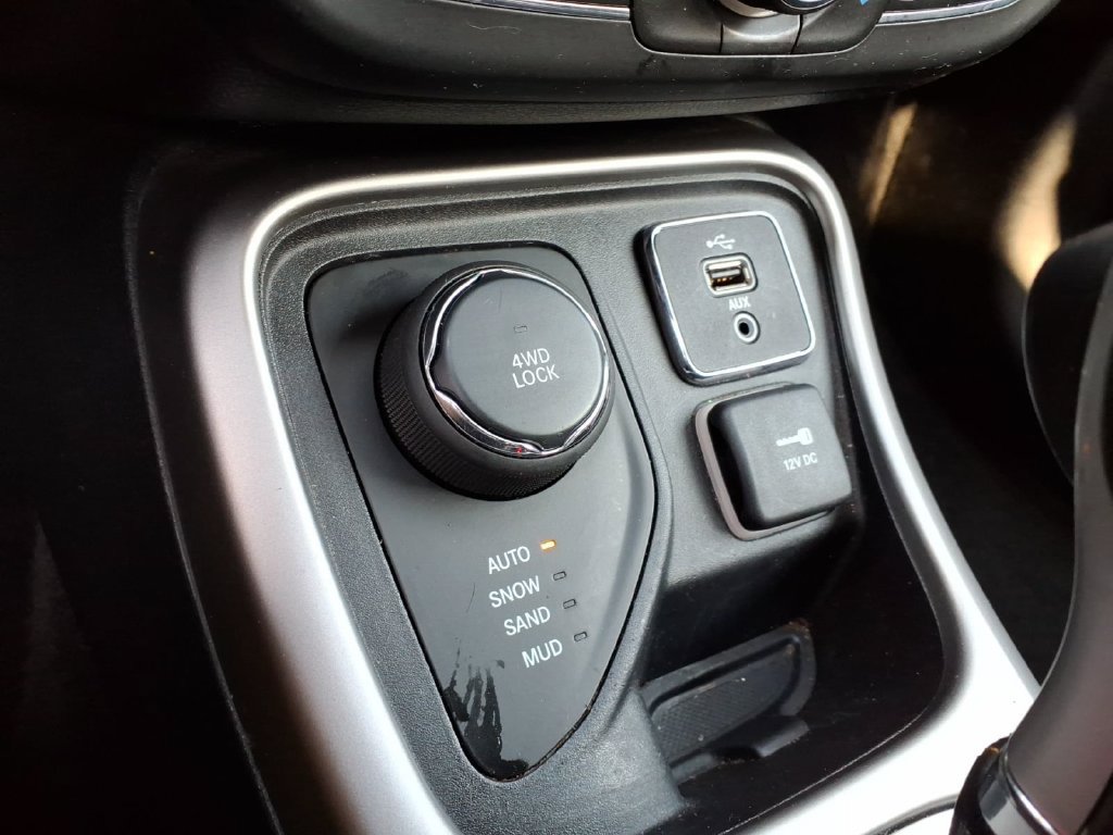 Certified 2018 Jeep Compass Latitude w/ Popular Equipment Group AWD/4WD image 16