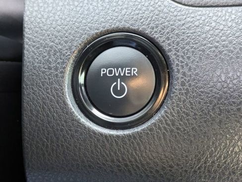 Used 2025 Toyota Camry SE image 19