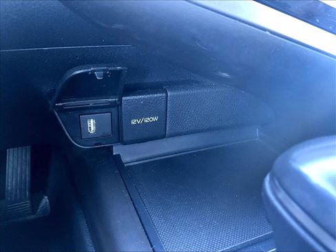 Used 2023 Toyota Camry SE image 27