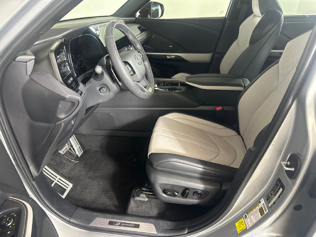 Used 2025 Lexus TX 350 AWD w/ Technology Package image 9