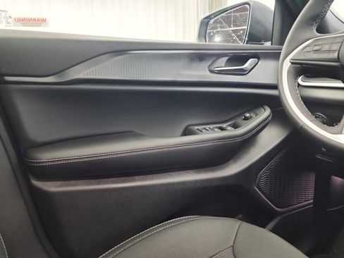 New 2025 Jeep Grand Cherokee Laredo X w/ Luxury Tech Group I image 15