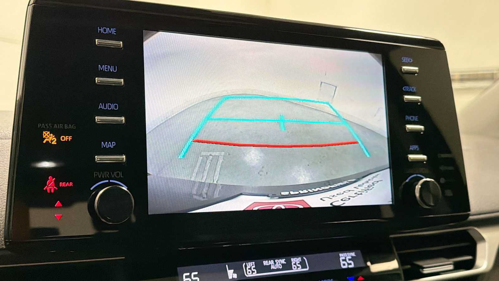 Certified 2022 Toyota Sienna XLE w/ XLE Plus Package FWD image 19