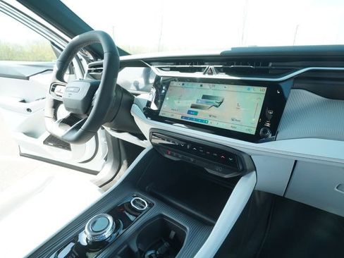 New 2026 Jeep Cherokee Limited image 31