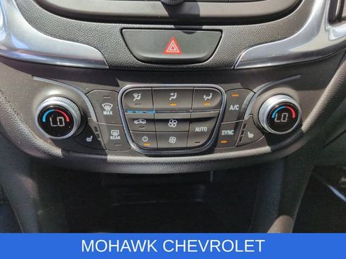 Used 2019 Chevrolet Equinox LT w/ Sun & Navigation Package AWD/4WD image 19