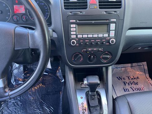 Used 2009 Volkswagen Jetta SEL FWD image 14
