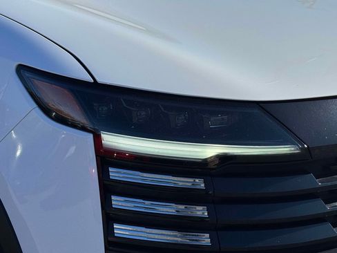 Used 2025 Nissan Kicks SV image 10