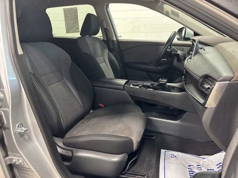 Used 2023 Nissan Rogue SV AWD/4WD image 12