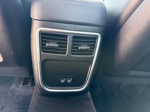 Used 2017 Chrysler 300 Limited w/ 300 Premium Group RWD image 23