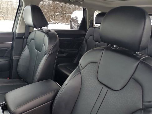 Certified 2022 Kia Sorento SX image 19