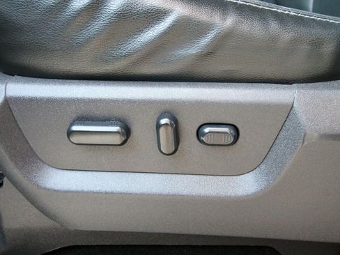 Used 2013 Ford F250 Lariat w/ FX4 Off Road Pkg AWD/4WD image 25