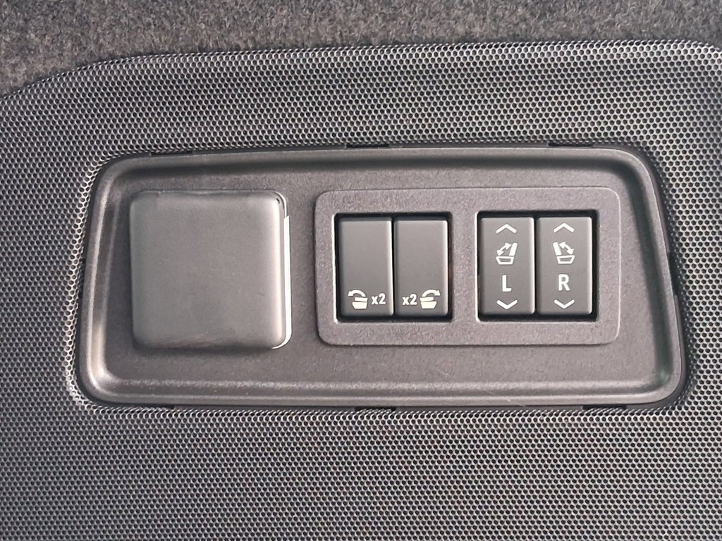 Used 2025 Cadillac Escalade Premium Luxury w/ Touring Package RWD image 7