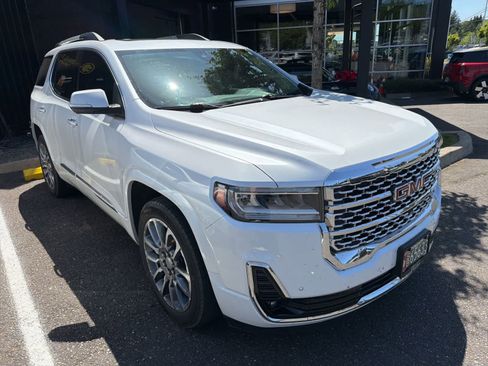 Used 2023 GMC Acadia Denali w/ Denali Ultimate Package AWD/4WD image 10