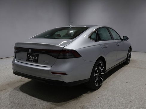 Used 2024 Honda Accord Touring image 2