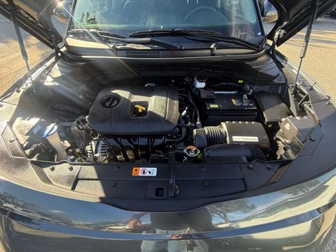 Used 2025 Kia Soul LX w/ LX Technology Package image 28