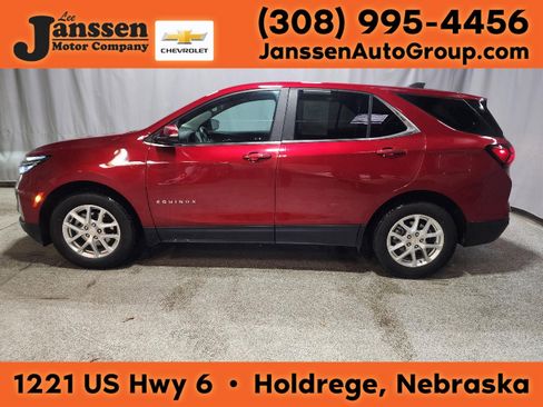 Used 2022 Chevrolet Equinox LT image 1