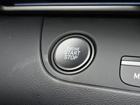 Certified 2025 Hyundai Elantra SEL FWD image 11