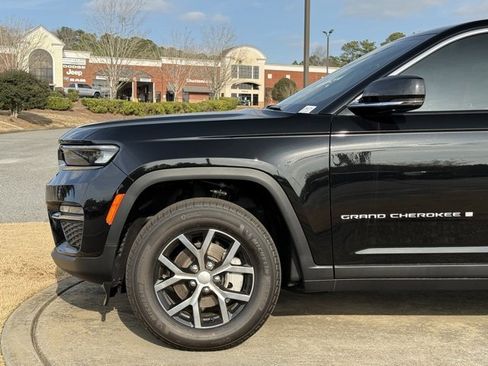 New 2025 Jeep Grand Cherokee Limited image 12