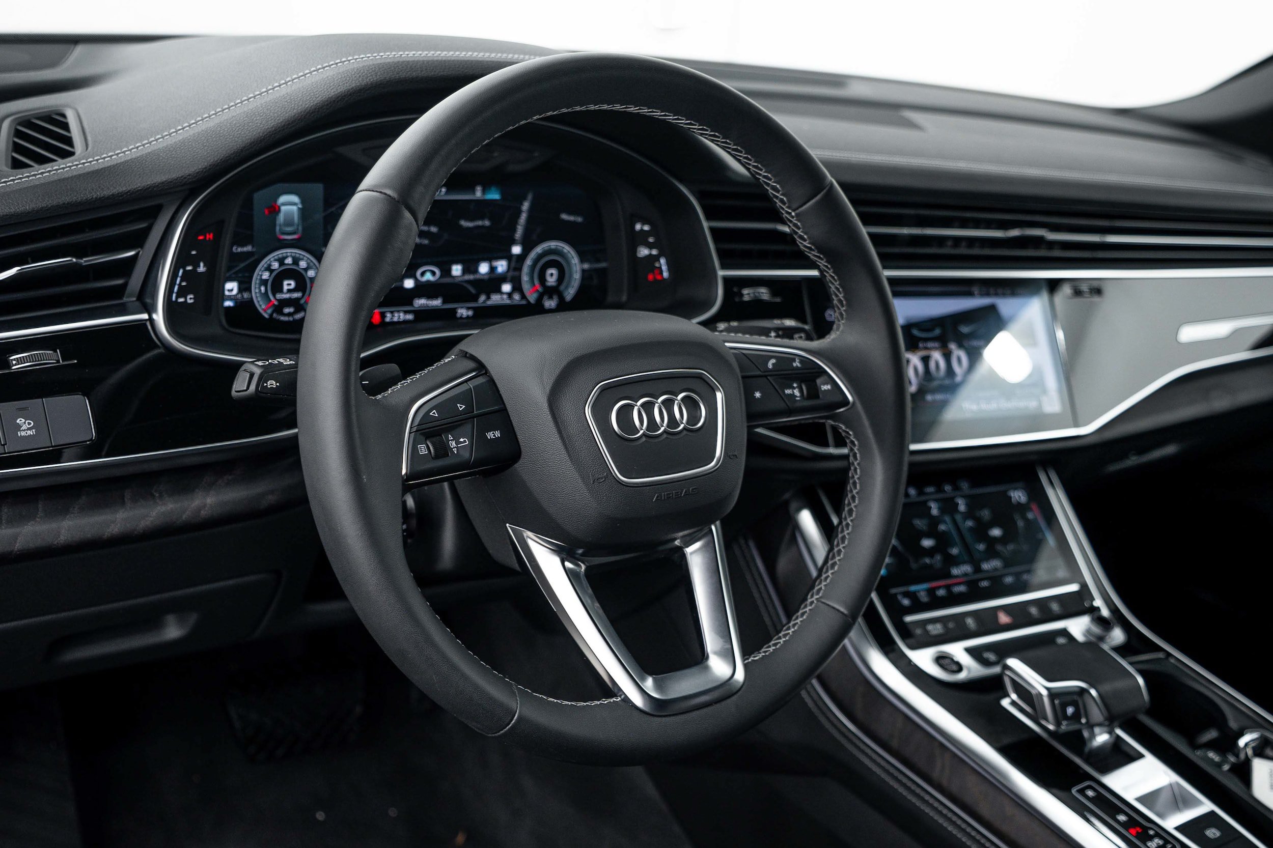 Certified 2023 Audi Q8 Premium Plus w/ Premium Plus Package AWD/4WD image 9