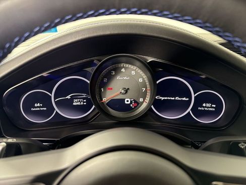 Certified 2023 Porsche Cayenne Turbo AWD/4WD image 36