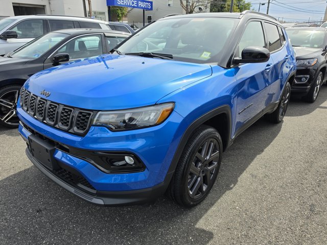 Used 2026 Jeep Compass Limited w/ Sun, Sound & Navigation Group AWD/4WD image 2