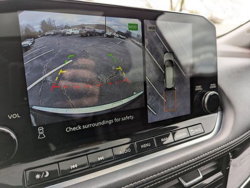 Certified 2022 Nissan Rogue Platinum w/ Head-Up Display Package image 15