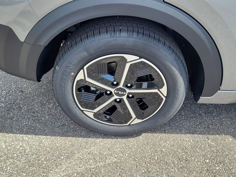 New 2026 Kia Niro LX FWD image 37