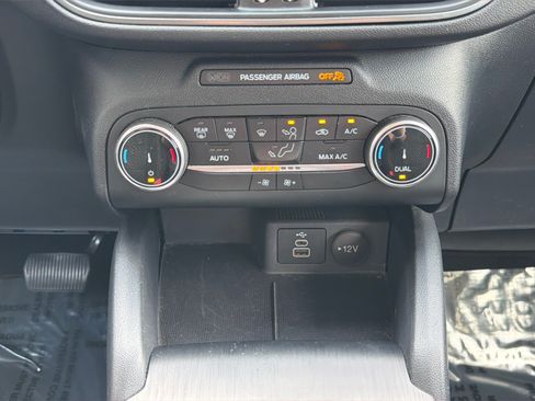 Used 2025 Ford Escape Active AWD/4WD image 20