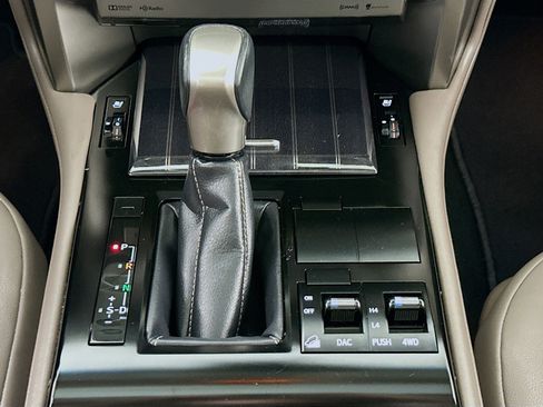 Used 2020 Lexus GX 460 Premium image 14