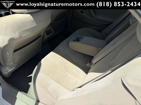Used 2009 Toyota Camry LE FWD image 10