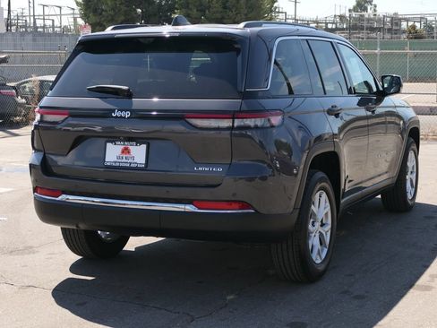 Used 2023 Jeep Grand Cherokee Limited w/ Luxury Tech Group II RWD image 3