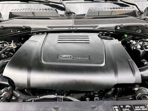 Used 2025 Land Rover Defender 110 S image 11