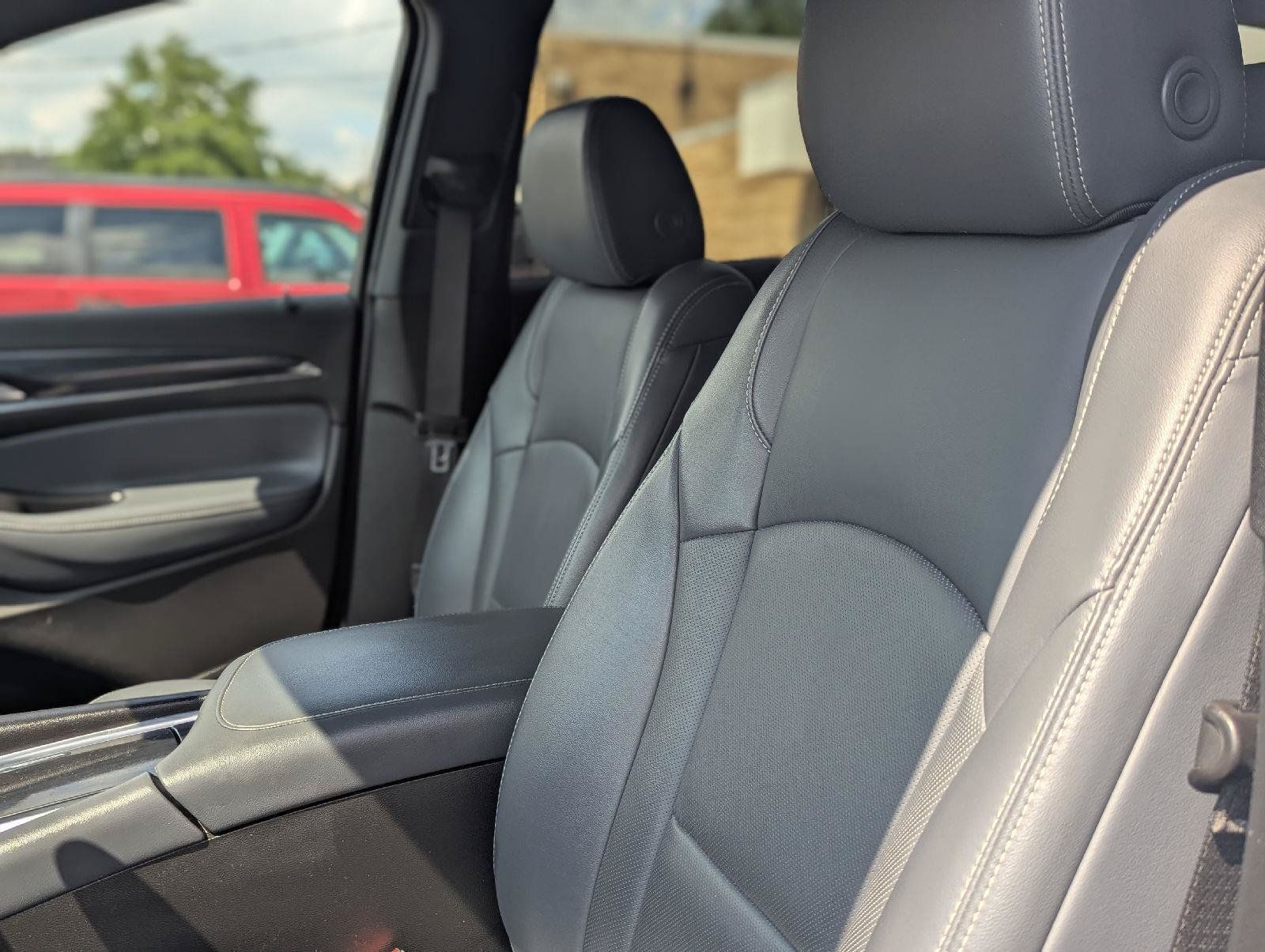 Used 2022 Buick Enclave Premium FWD image 19