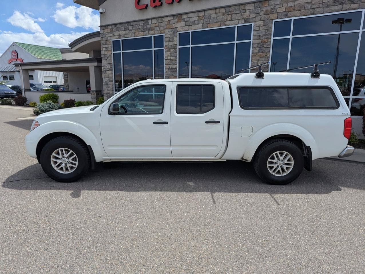 Used 2016 Nissan Frontier SV w/ SV Value Truck Package AWD/4WD image 2