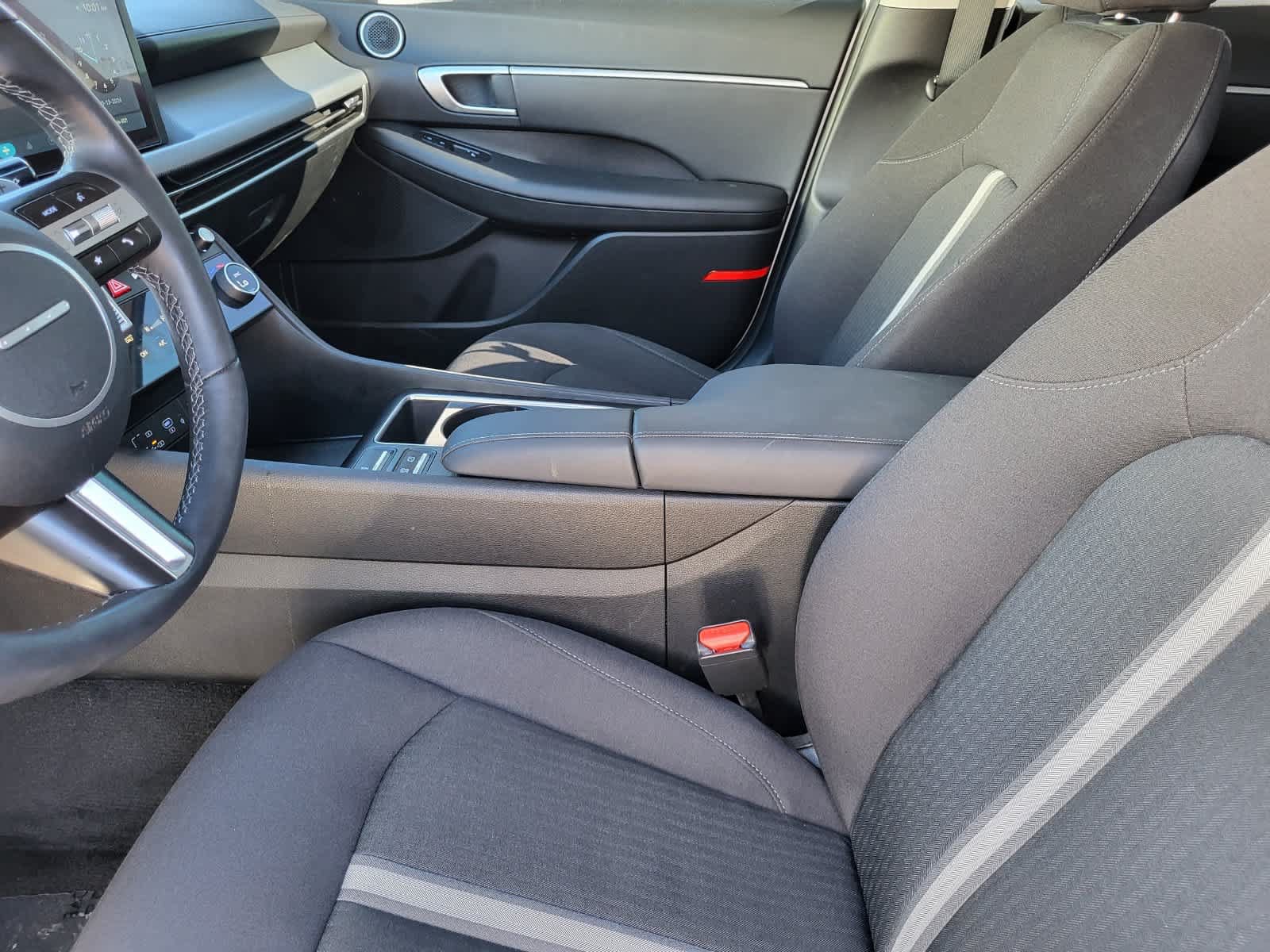 Used 2025 Hyundai Sonata SEL FWD image 28