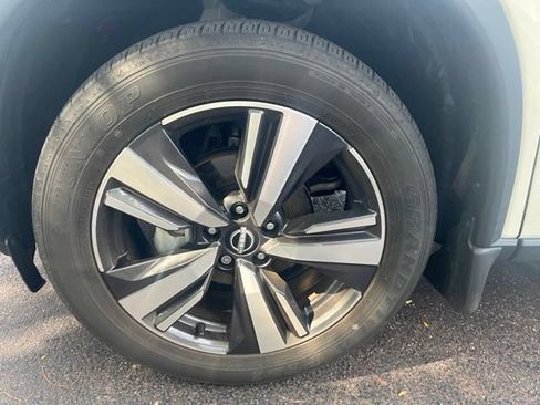 Used 2023 Nissan Rogue SL AWD/4WD image 21